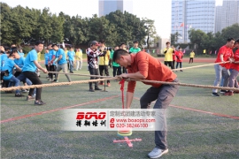 廣州拓展訓(xùn)練豐富企業(yè)員工生活